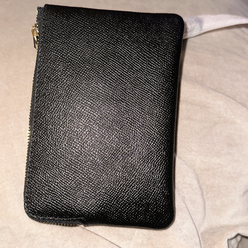 New Corner‎ Zip Wristlet - Picture 8 of 9